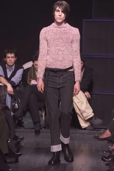 Look 18